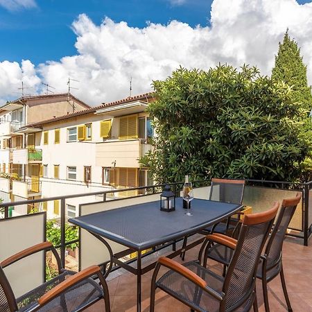 Apartment Lazzarich With Terrace Poreč Eksteriør bilde