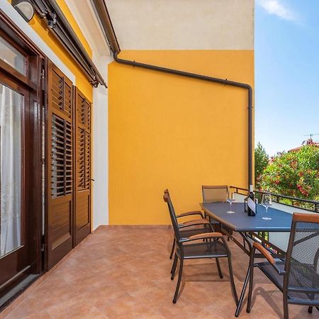 Apartment Lazzarich With Terrace Poreč Eksteriør bilde