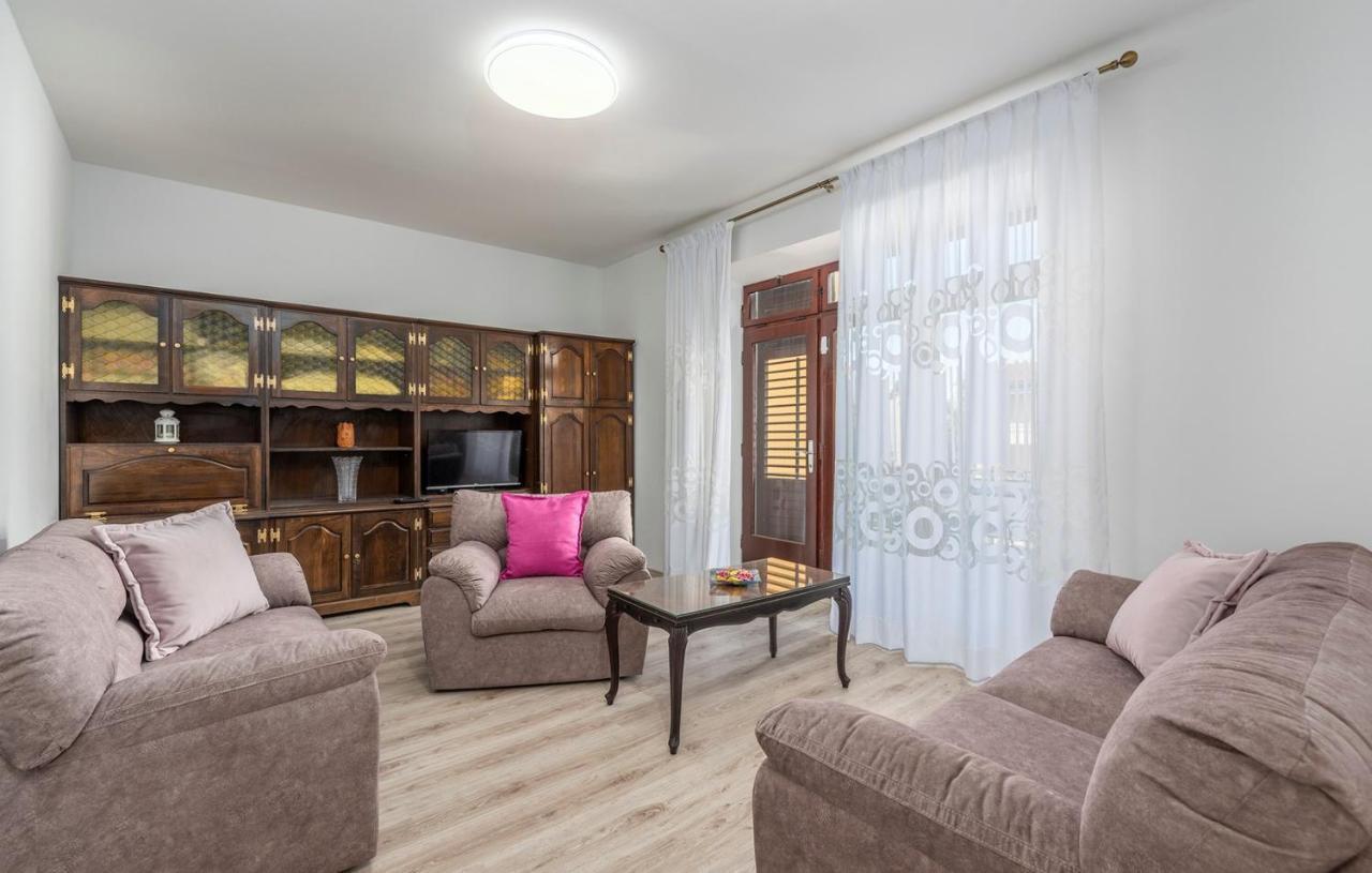 Apartment Lazzarich With Terrace Poreč Eksteriør bilde