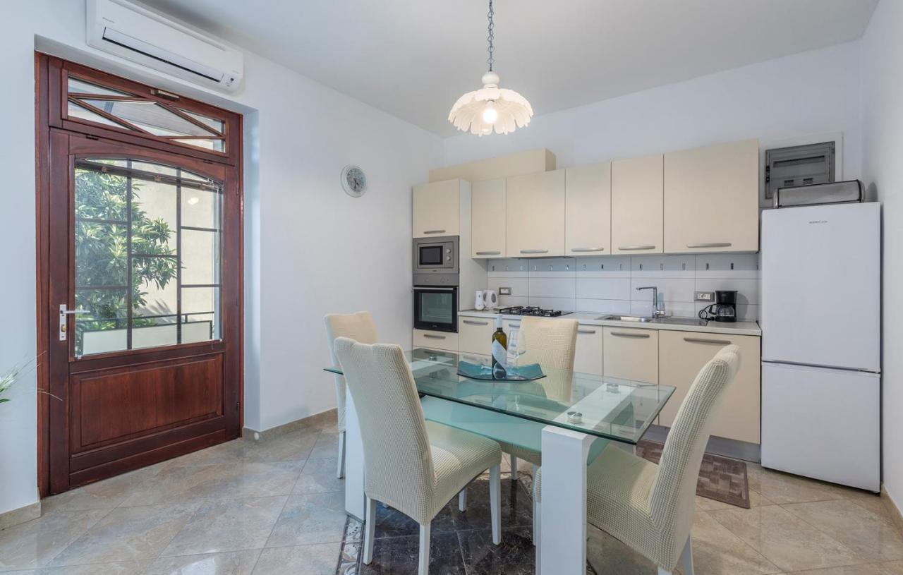 Apartment Lazzarich With Terrace Poreč Eksteriør bilde