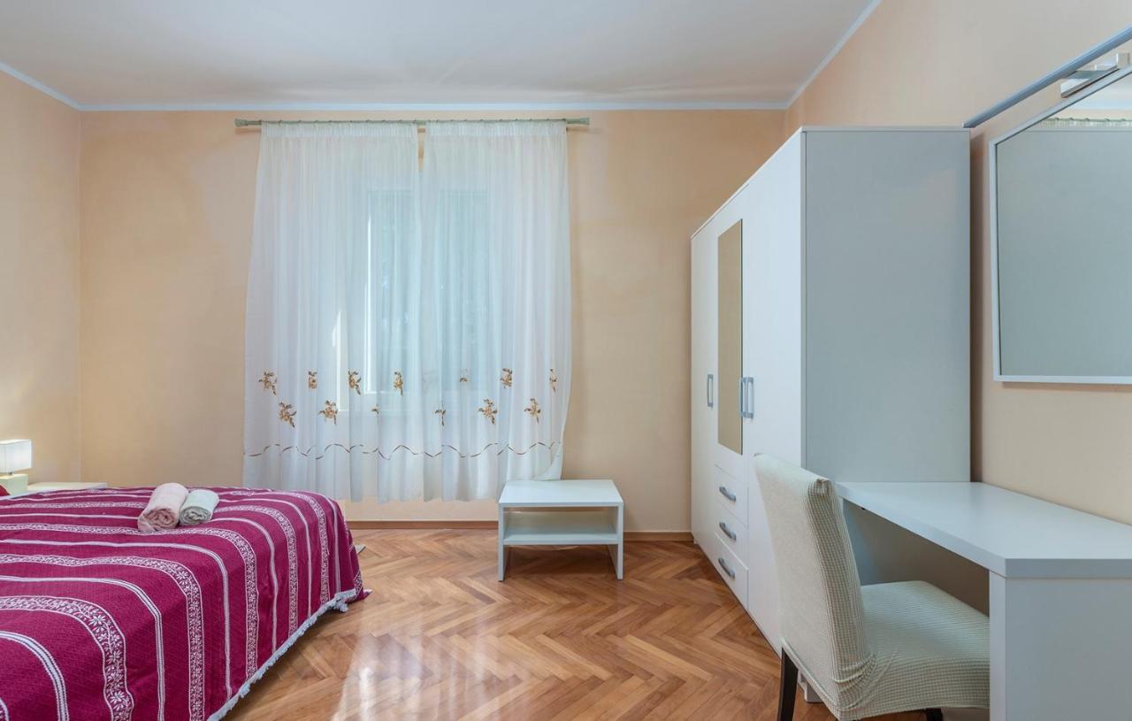 Apartment Lazzarich With Terrace Poreč Eksteriør bilde