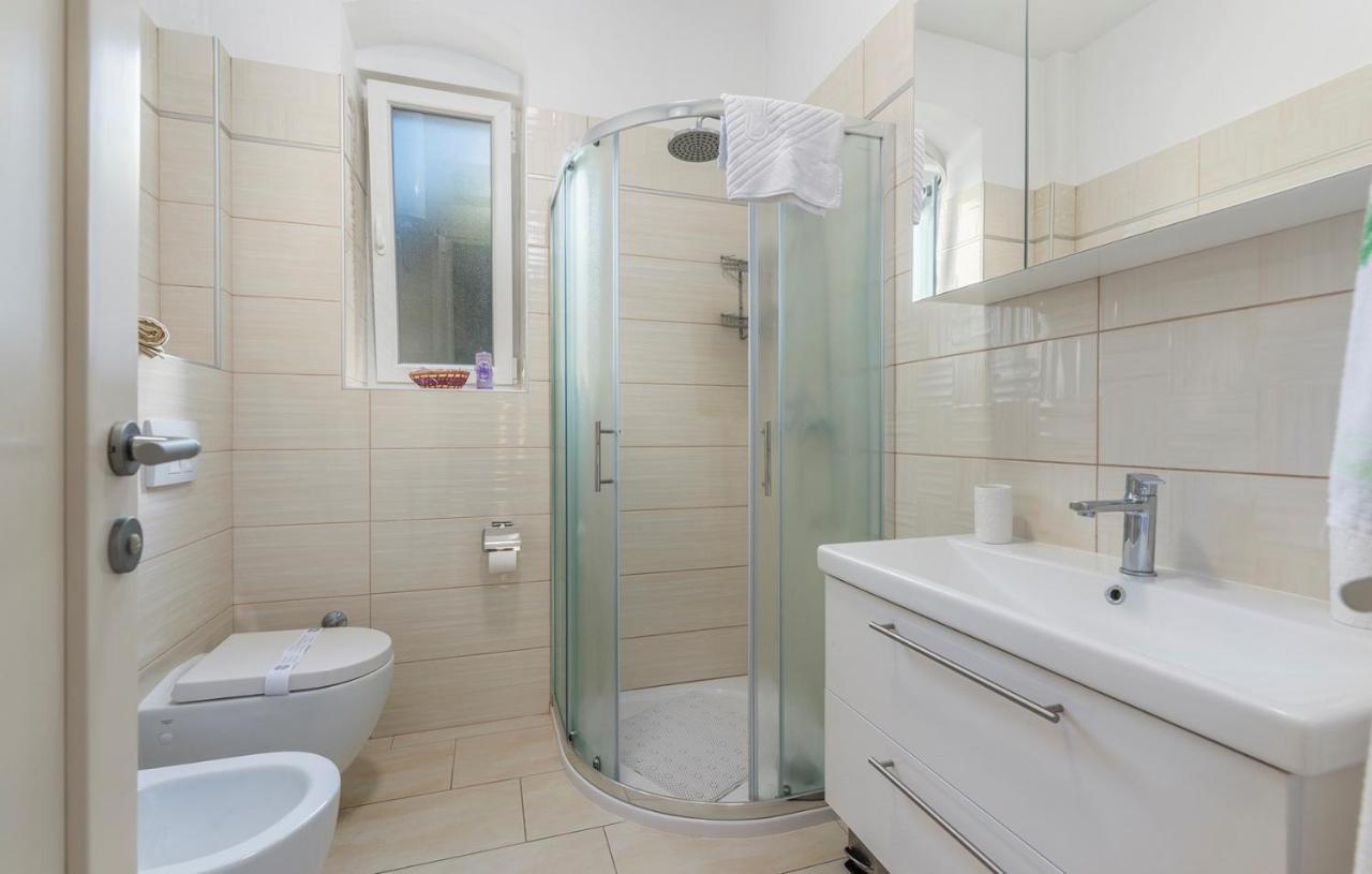 Apartment Lazzarich With Terrace Poreč Eksteriør bilde