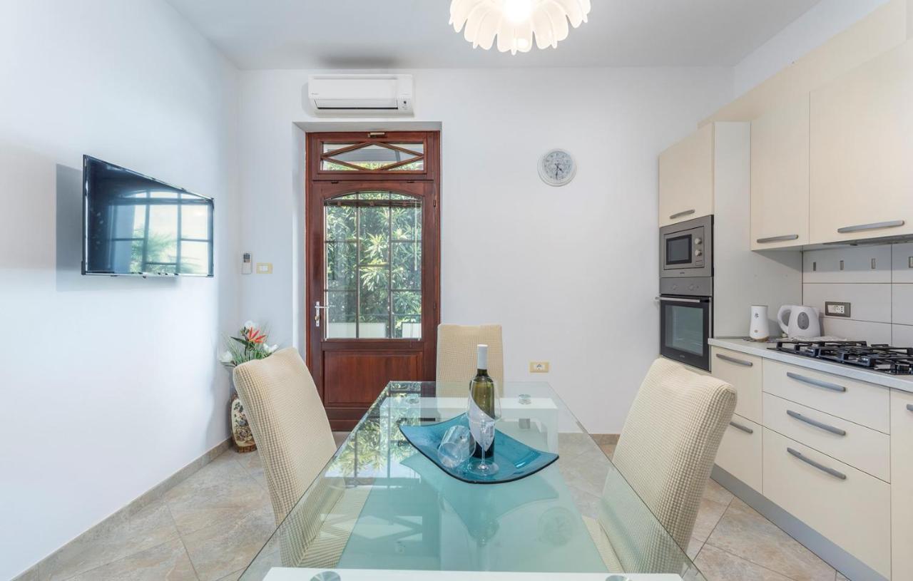 Apartment Lazzarich With Terrace Poreč Eksteriør bilde