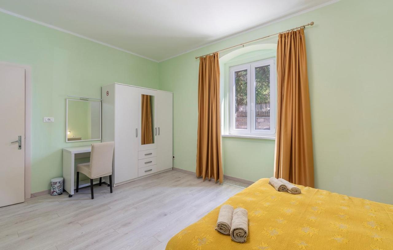 Apartment Lazzarich With Terrace Poreč Eksteriør bilde